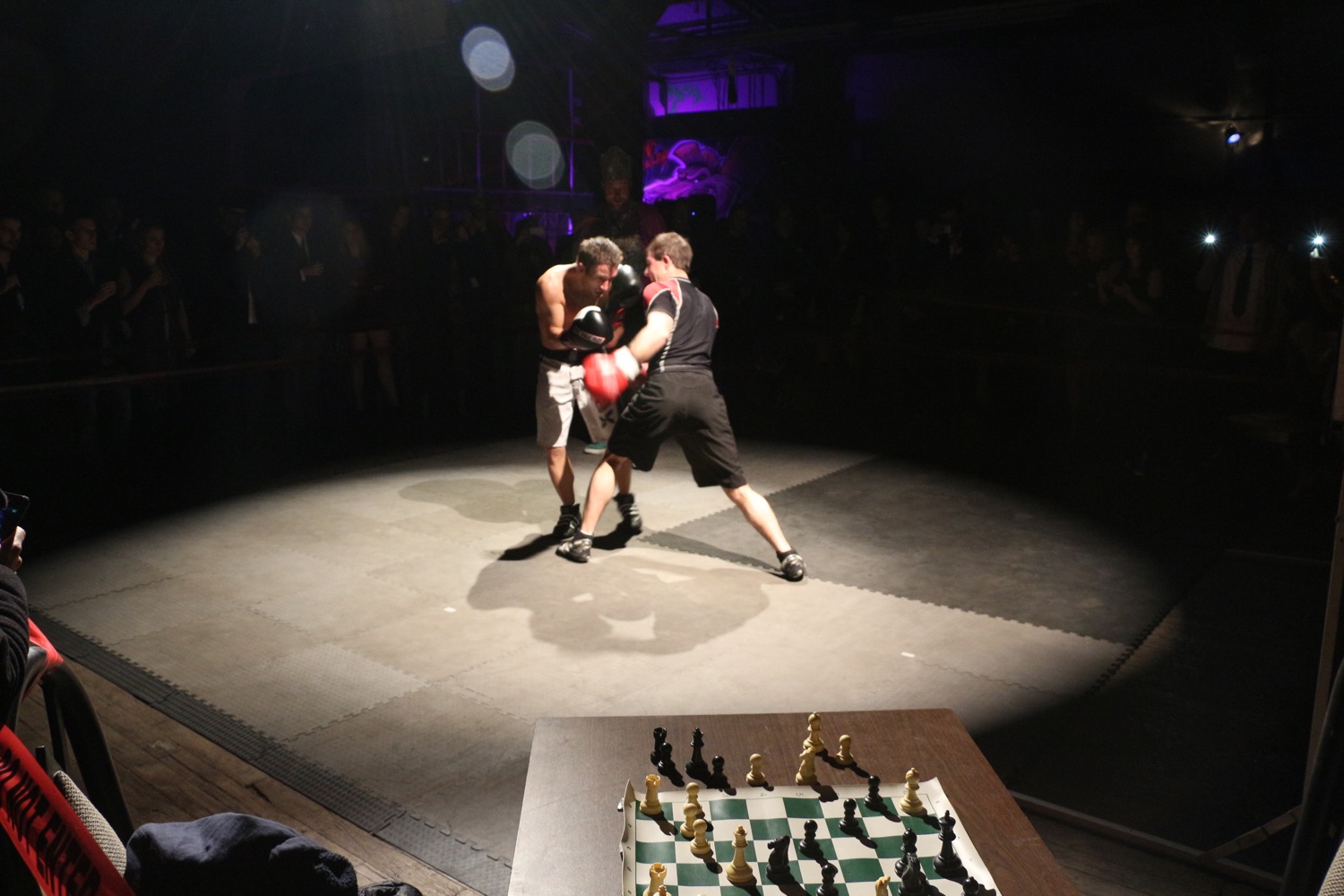 CHESS NEWS BLOG: : London Nightclub Video: Choose Chess, Boxing  or Sexy Hula Hoop Swinging!